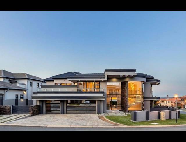 5 BEDROOM HOUSE FOR SALE IN BLUE VALLEY GOLF ESTATE